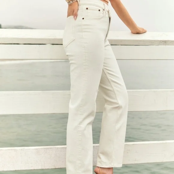 Curve Love Ultra High Rise 90s Straight Jean “30 Regular”​
